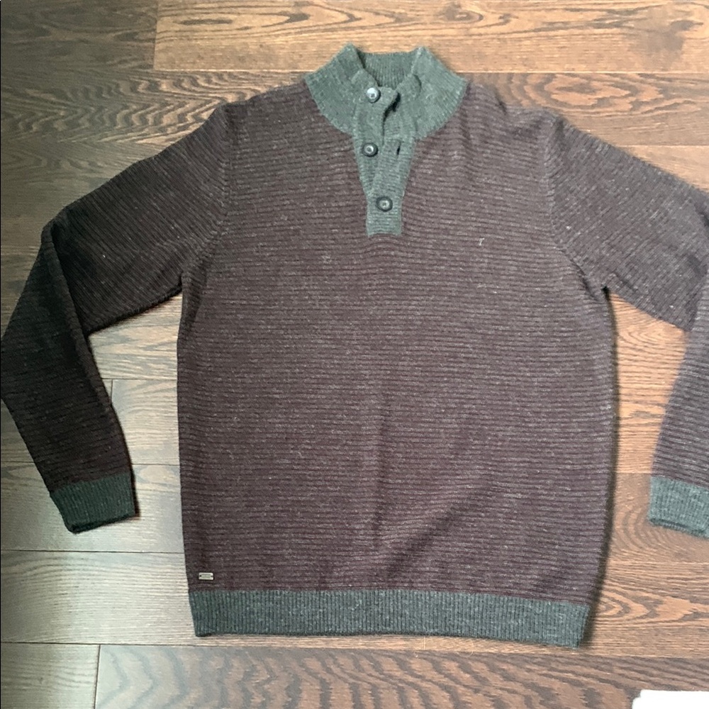 Burgundy and Gray Crewneck Sweater with Ribbed Hem